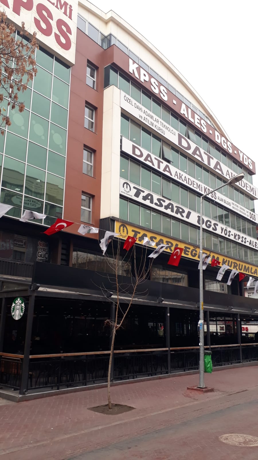 Yüngül Binası